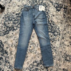 DL1961 Women's Skinny Jeans in Classic Blue